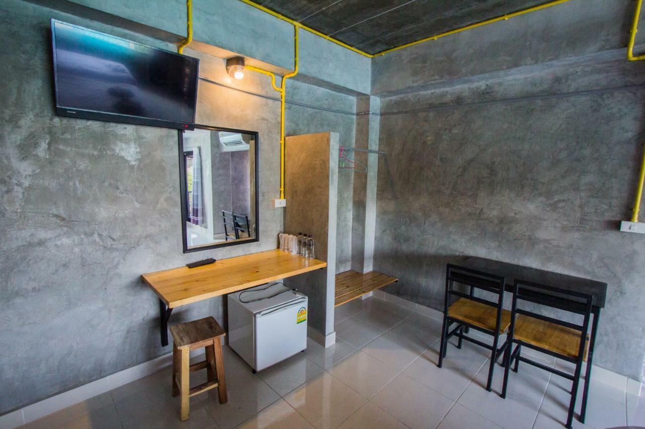The Sky Loft Hotel Pathum Thani Exterior foto