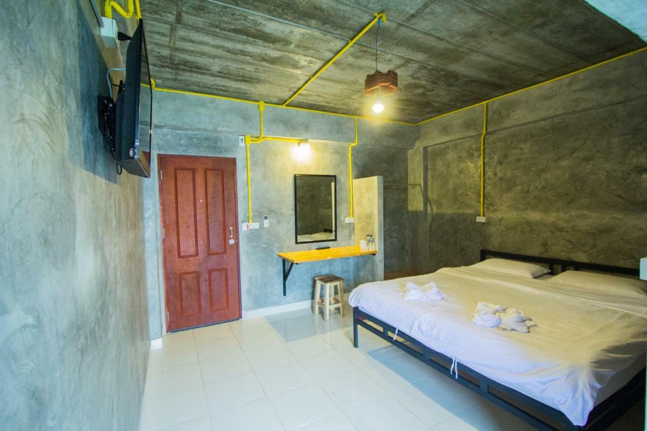 The Sky Loft Hotel Pathum Thani Exterior foto